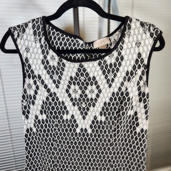 LOFT $70 Size 6 Sleeveless Black White Honey Comb Rayon Blend Sweater Dress - Picture 2 of 11